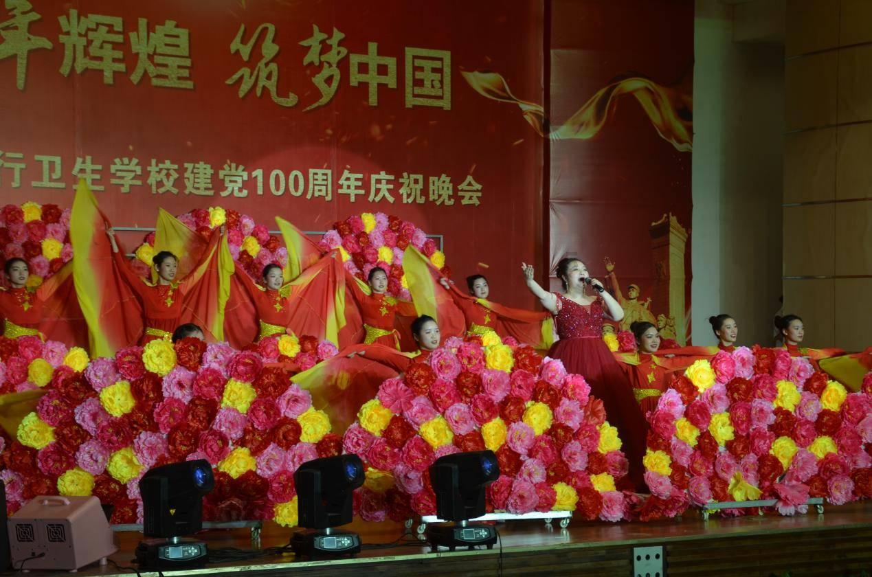 堪称豪华SUV领域黑马,问界M9以前沿科技实力加码